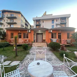  Guest house Guroal House